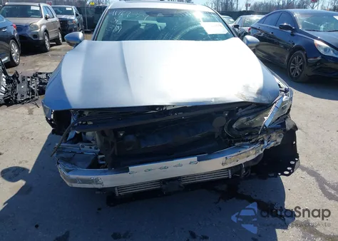 2018 Honda Accord Touring z USA, uszkodzony, nr VIN 1HGCV1F98JA213334